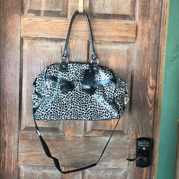 weekend bag guess